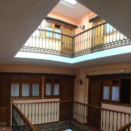 Hotel Hermanos Macias *