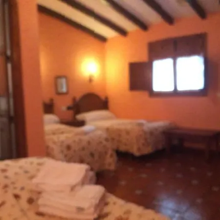 Otel Hermanos Macias *
