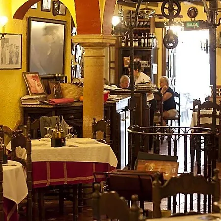 Hermanos Macias