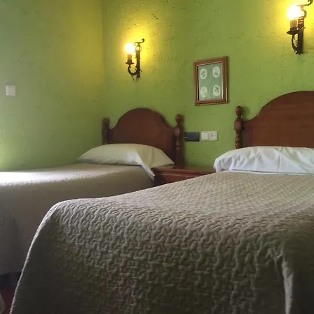 Otel Hermanos Macias *