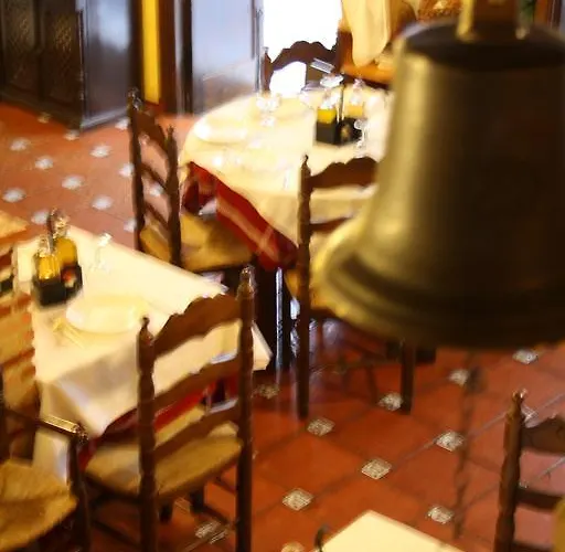 玛尔西亚斯兄弟酒店 *