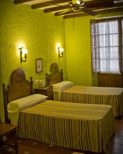 Hotel Hermanos Macias